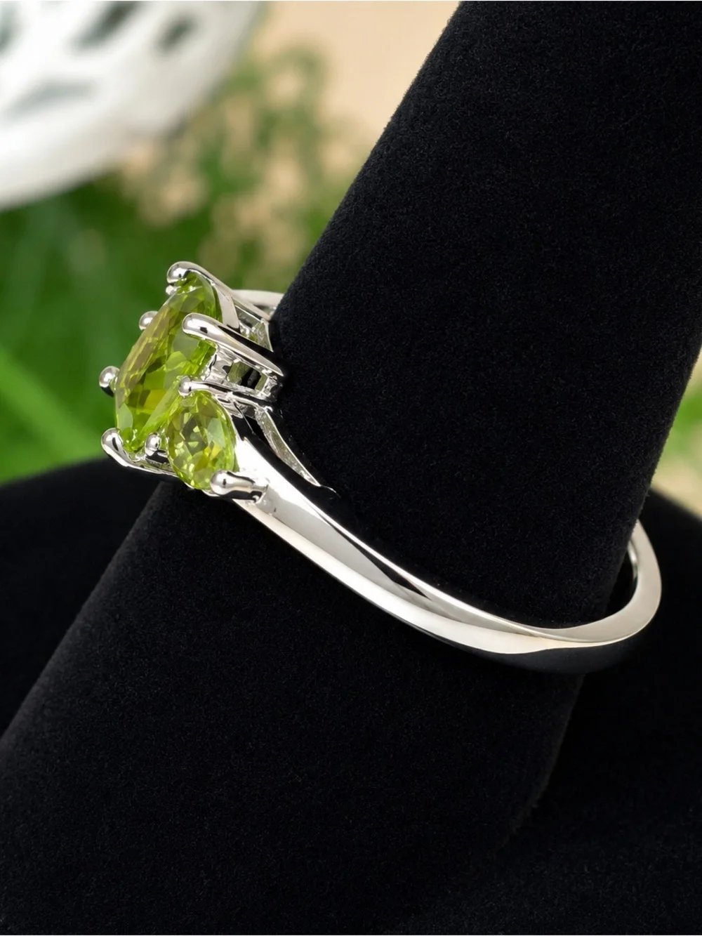 1.25 ct Cushion Cut Peridot w 0.34 ct Pear Side Stones | 925 Silver | Size 6